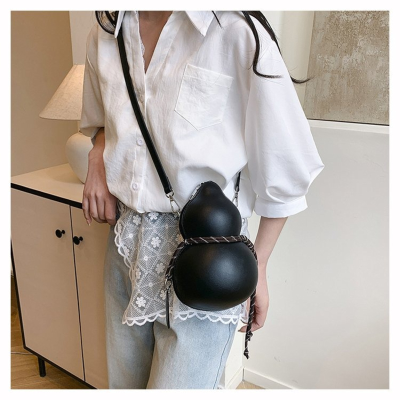 Gourd Shape Crossbody Bag Russ - Street Fashion Russia ulasan dan harga