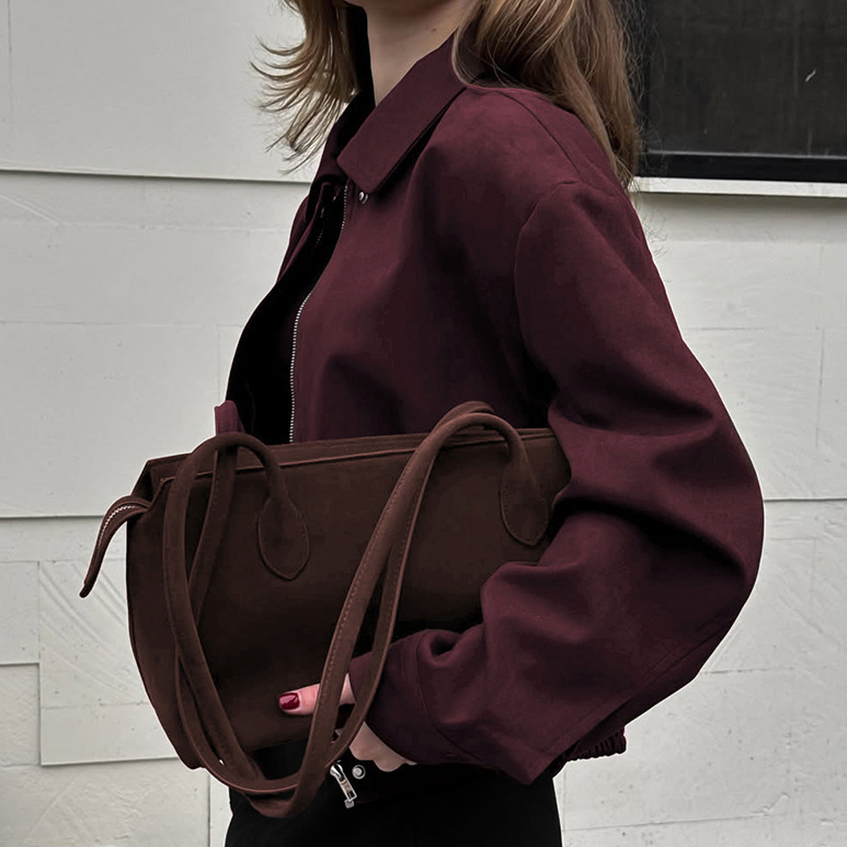 Fall Winter 2025 Wine Red Joke - Street Fashion Fall 2025 ulasan dan harga