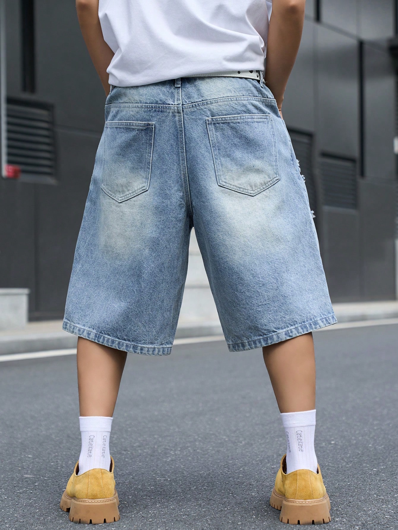 Men's Loose Fit Denim Bermuda  - Street Fashion Types ulasan dan harga