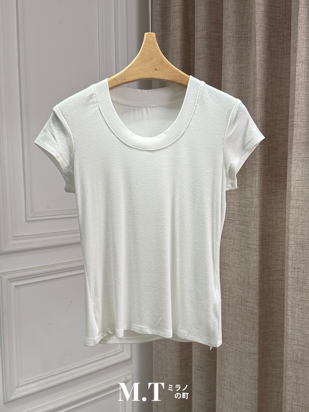 Slim Fit U-Neck  Color T-Shirt - Street Fashion Milan ulasan dan harga